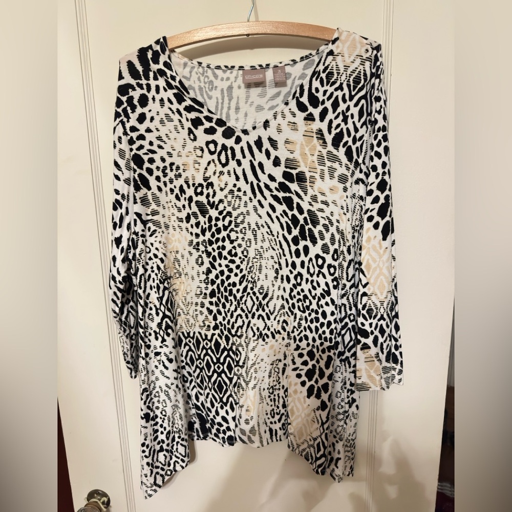 Chico's Black and Cream Patterned 3/4 inch long sleeve top